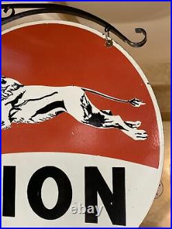 1933 VINTAGE''LION'' DOUBLE SID GAS & OIL With BRACKET & 30 INCH PORCELAIN SIGN