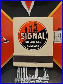 Very scarce Vintage Signal Oil Gas advertising glass ashtray Matches. New in box
