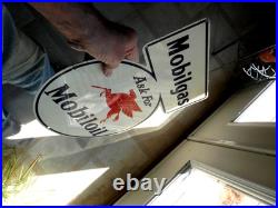 Vintage 1941 Mobil Oil Gas Advertising Sign Tin Tacker Original Nice Rare Sign