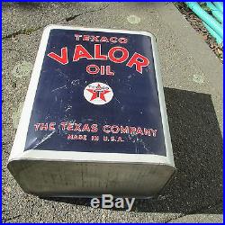 Vintage 2 GALLON Texaco VALOR OIL METAL Motor OIL CAN The Texas Company WOW