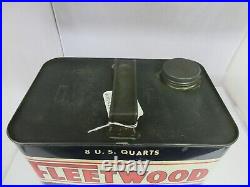 Vintage Fleetwood Two Gallon Service Station Oil Tin Can Automobilia M-504